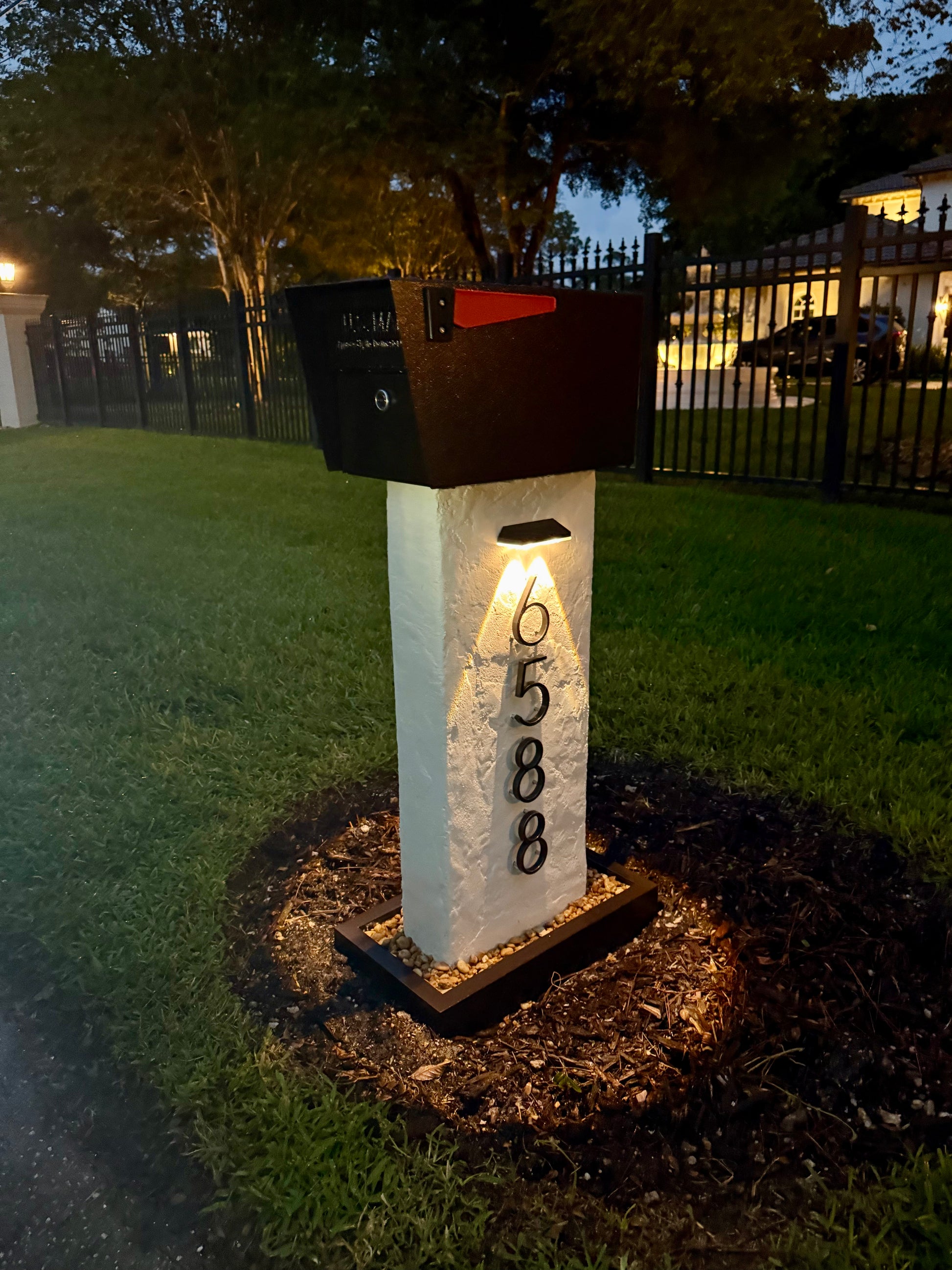 Solar LED Lights - Dream Mailboxes