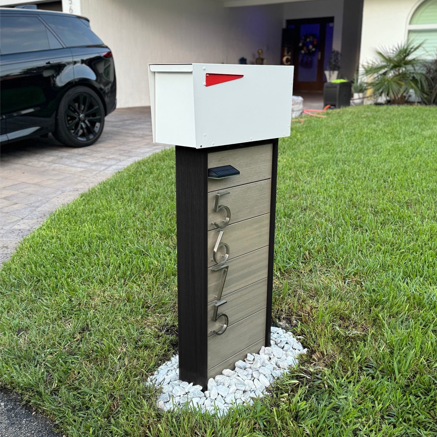 Modern Composite (2-Tone) Mailbox