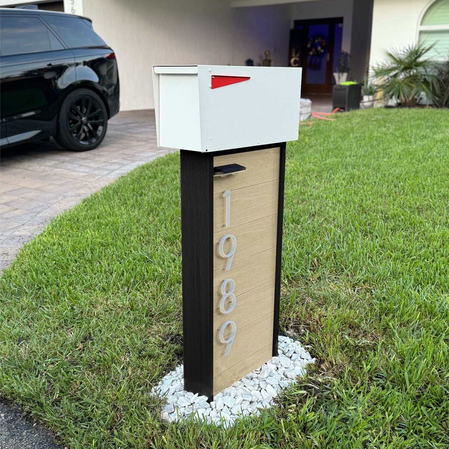 Modern Composite (2-Tone) Mailbox