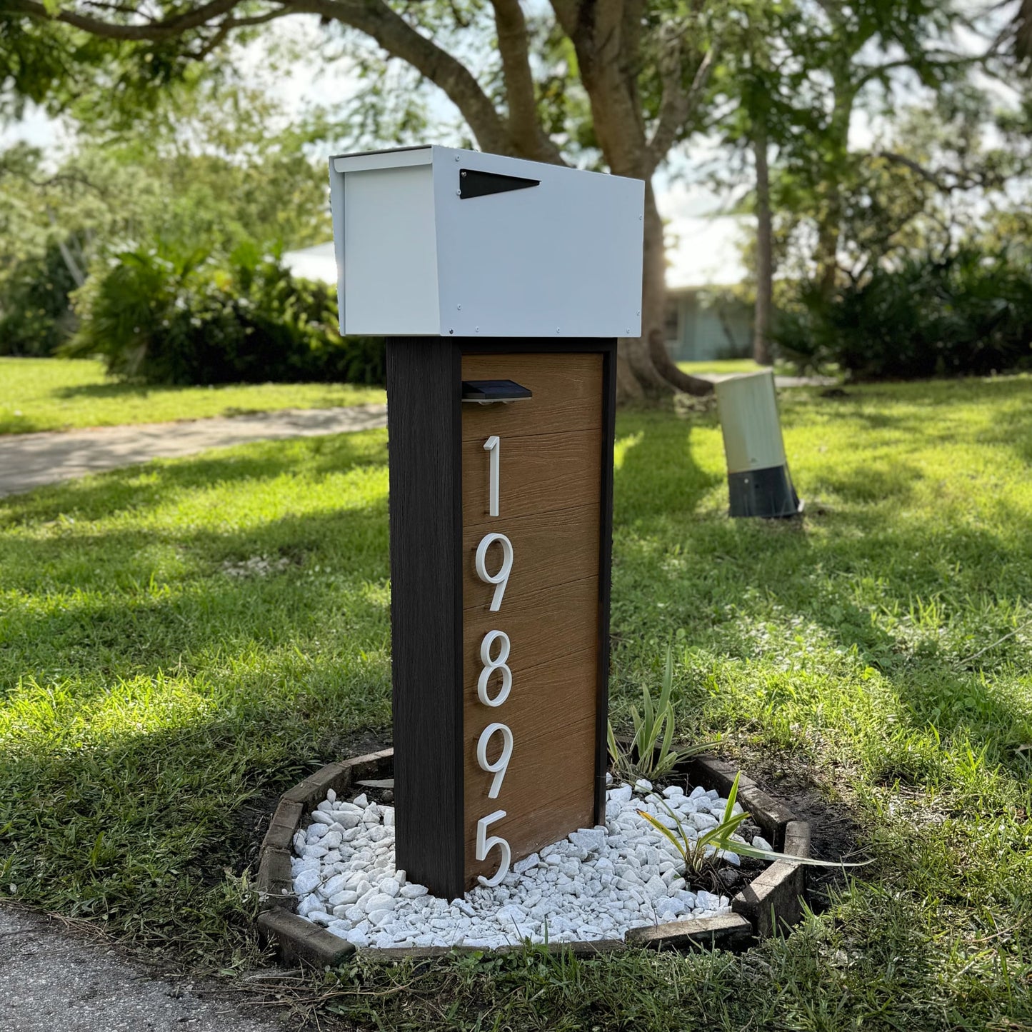 Modern Composite (2-Tone) Mailbox