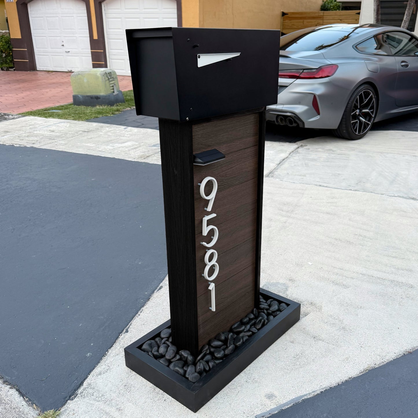 Modern Composite (2-Tone) Mailbox