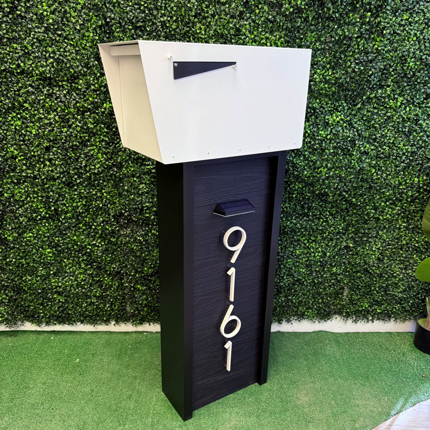 Slatline Sleek Mailbox - Dream Mailboxes