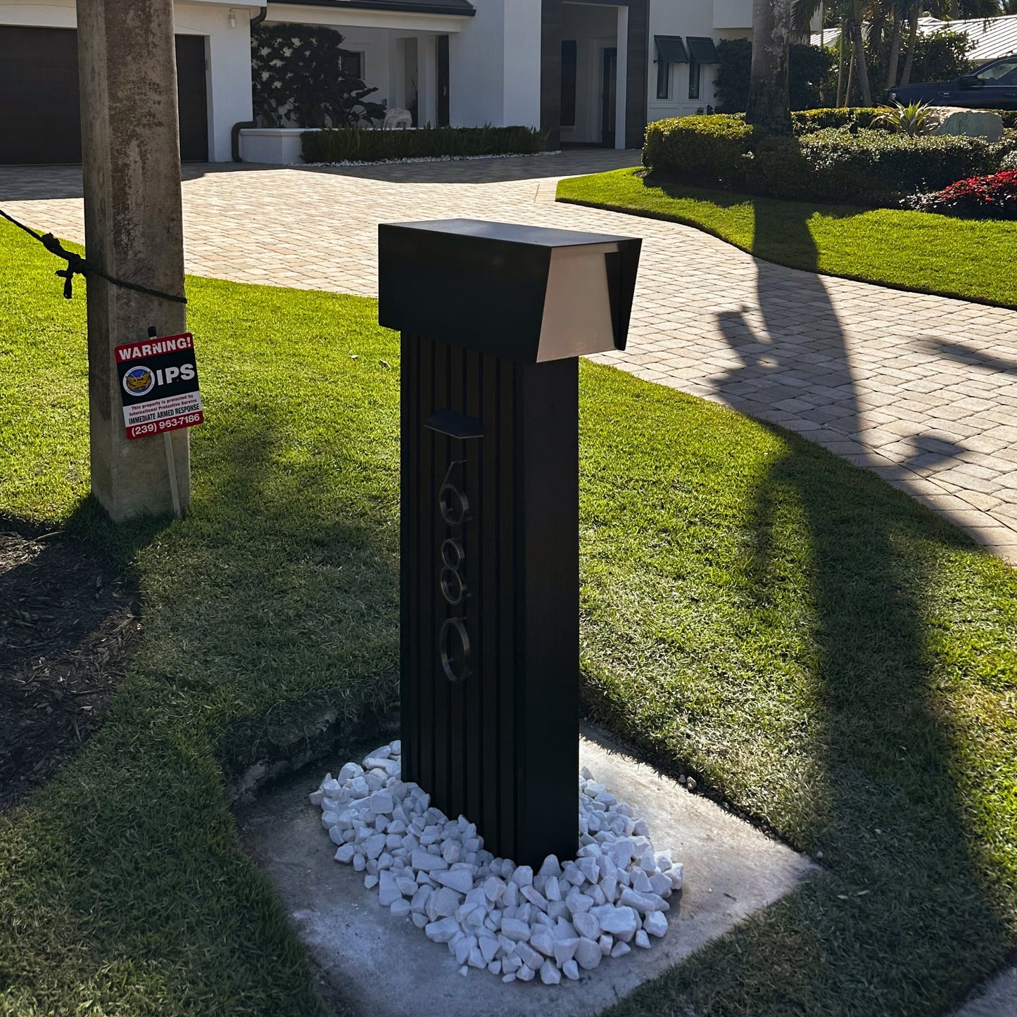 SlatSleek Vertical Mailbox - Dream Mailboxes