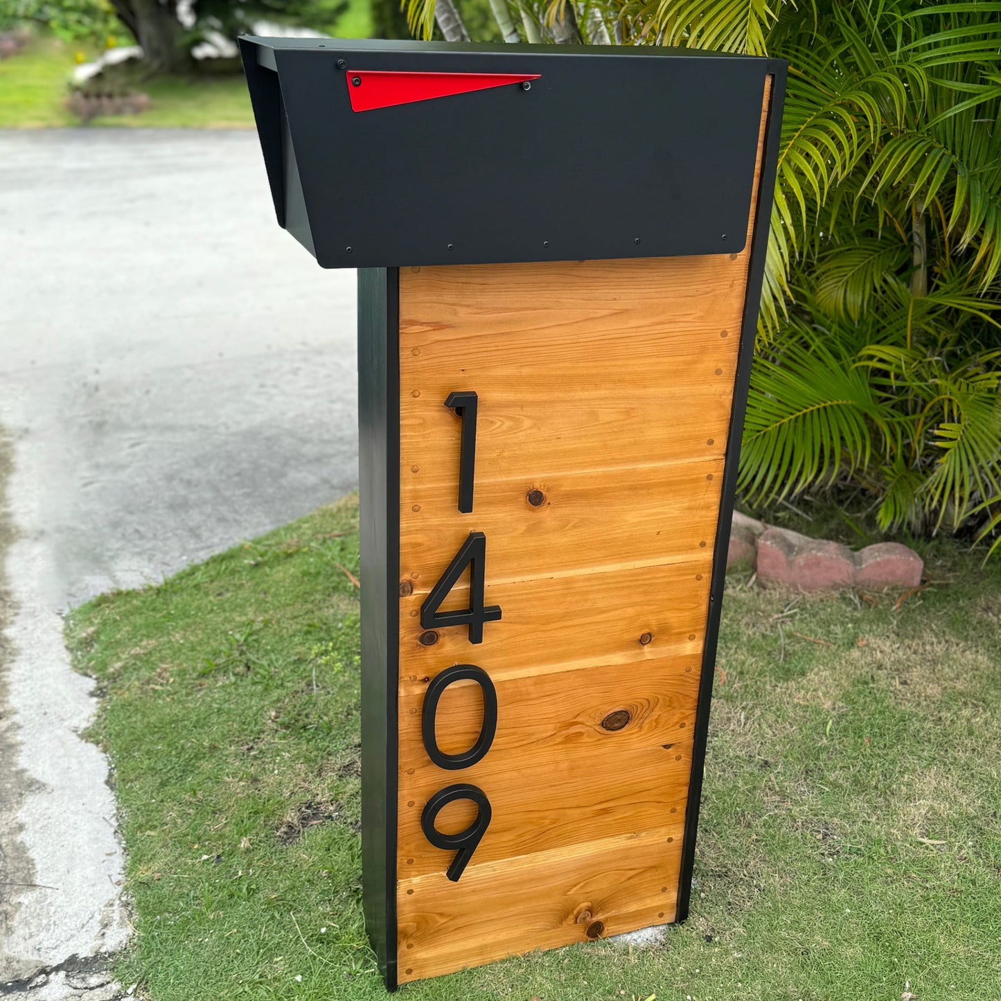 Solara Serenity 2.0 Mailbox - Dream Mailboxes