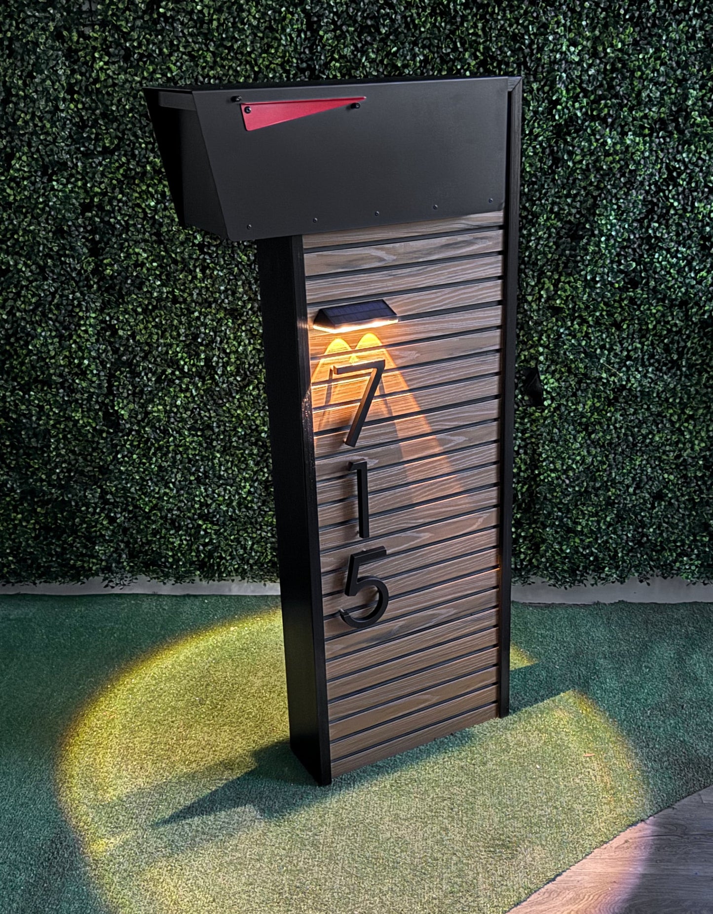 Solara Slatwall Composite Mailbox