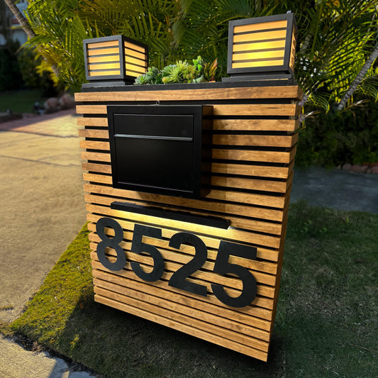 "Showpiece" Vista Vantage Mailbox - Dream Mailboxes