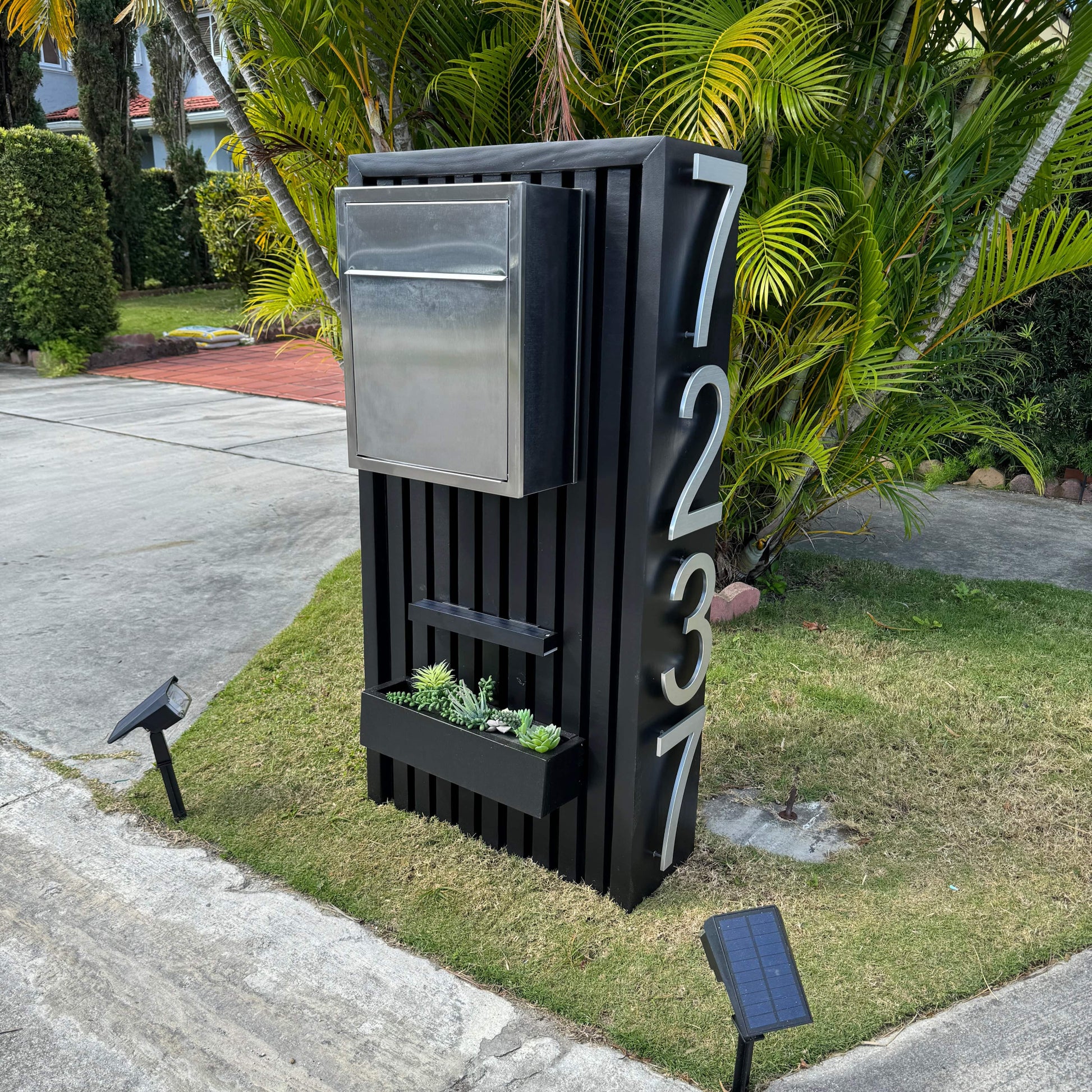 Slatwall Serenity Mailbox - Dream Mailboxes