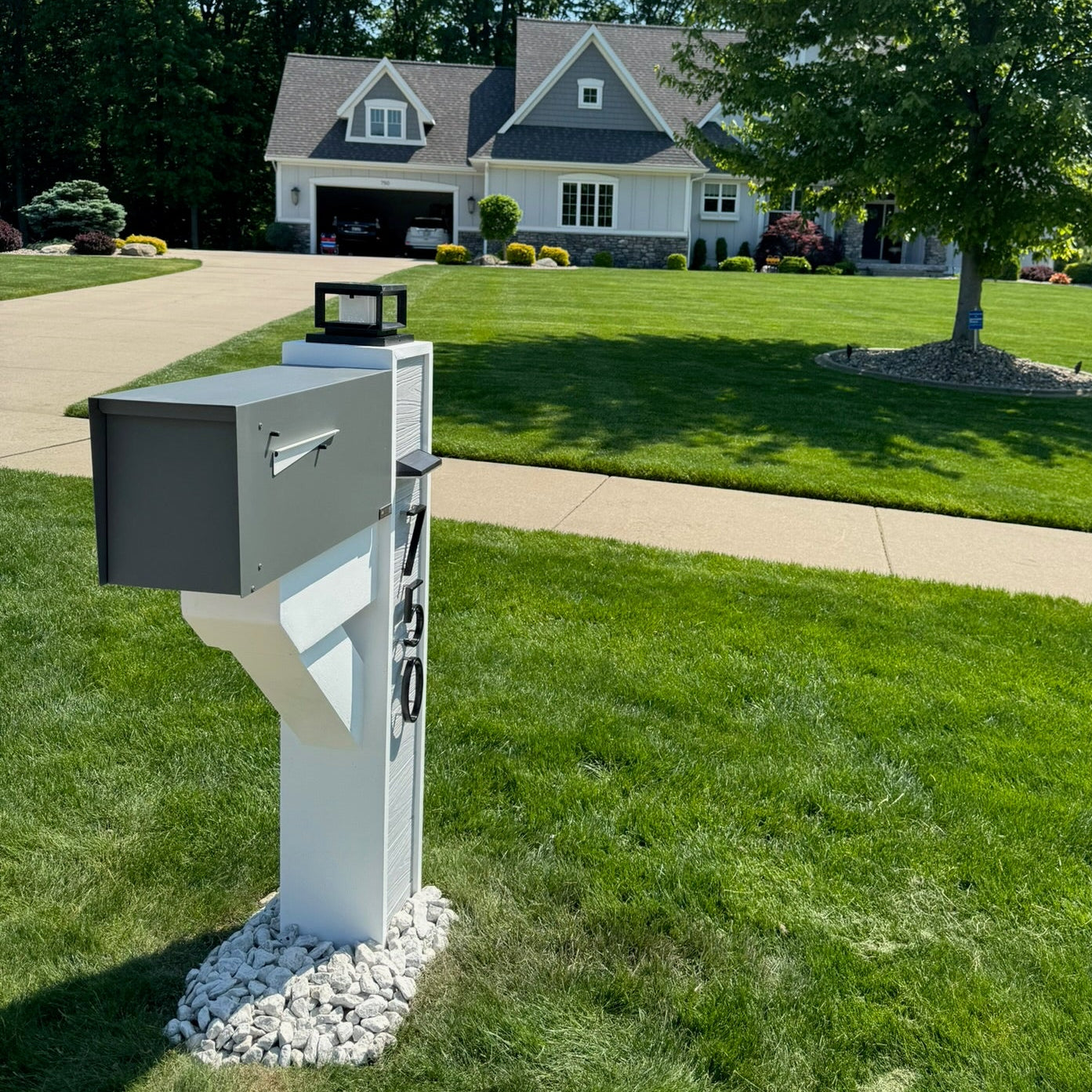Modern Farmhouse Mailbox - Composite - Dream Mailboxes