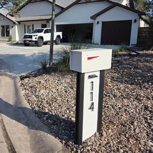 Aluma Modern Mailbox – Smooth Post Base