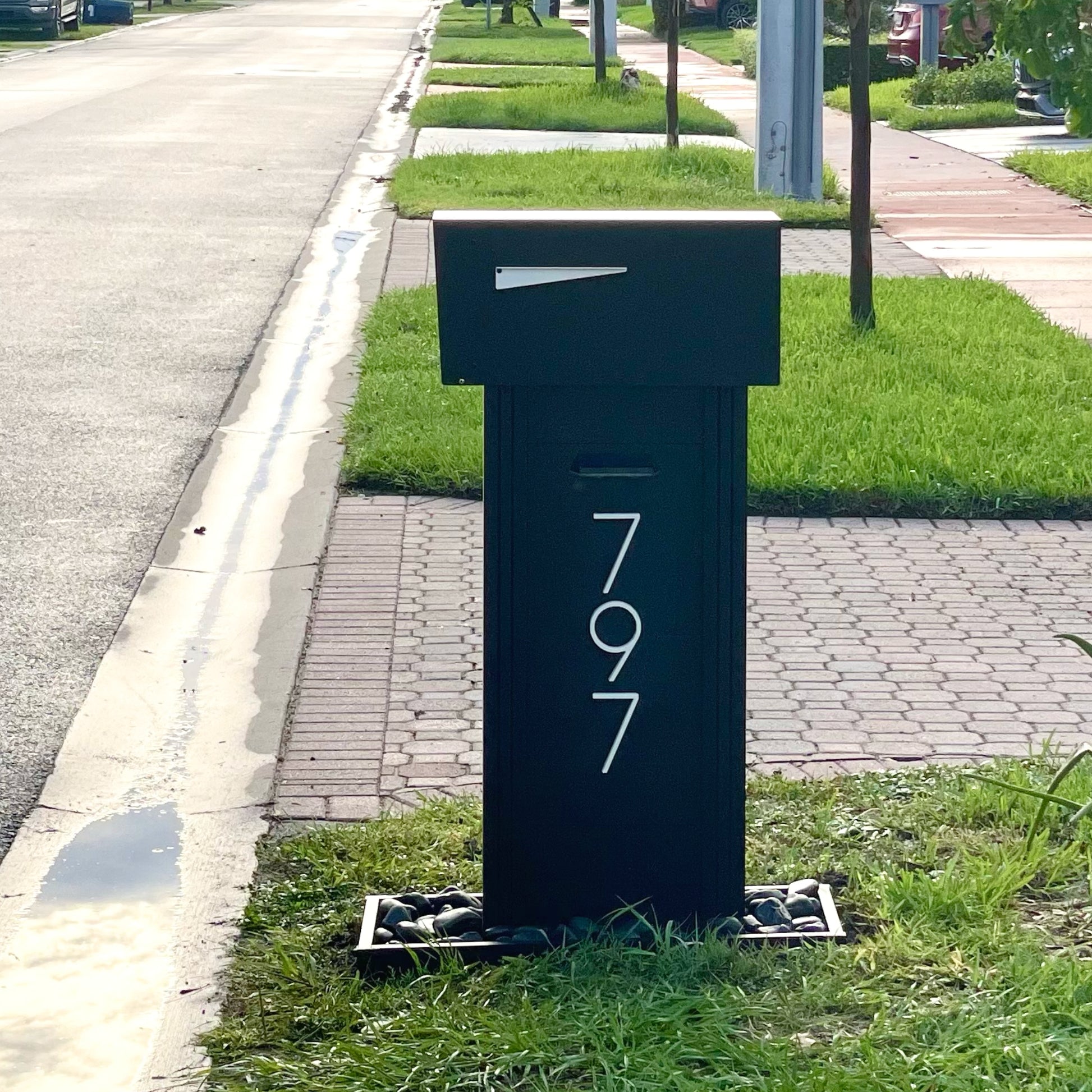 Aluma Modern Mailbox - Dream Mailboxes