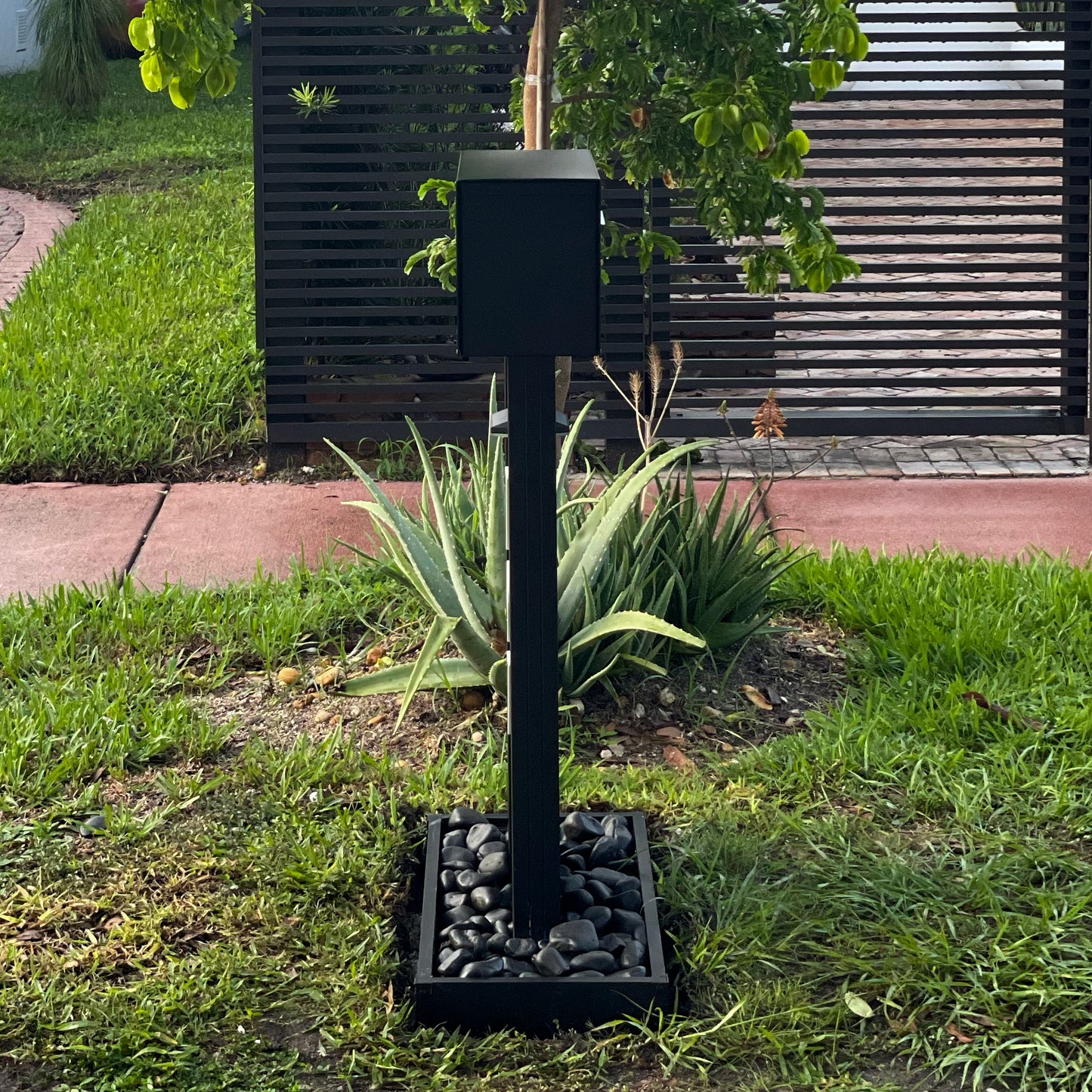 Aluma Modern Mailbox - Dream Mailboxes