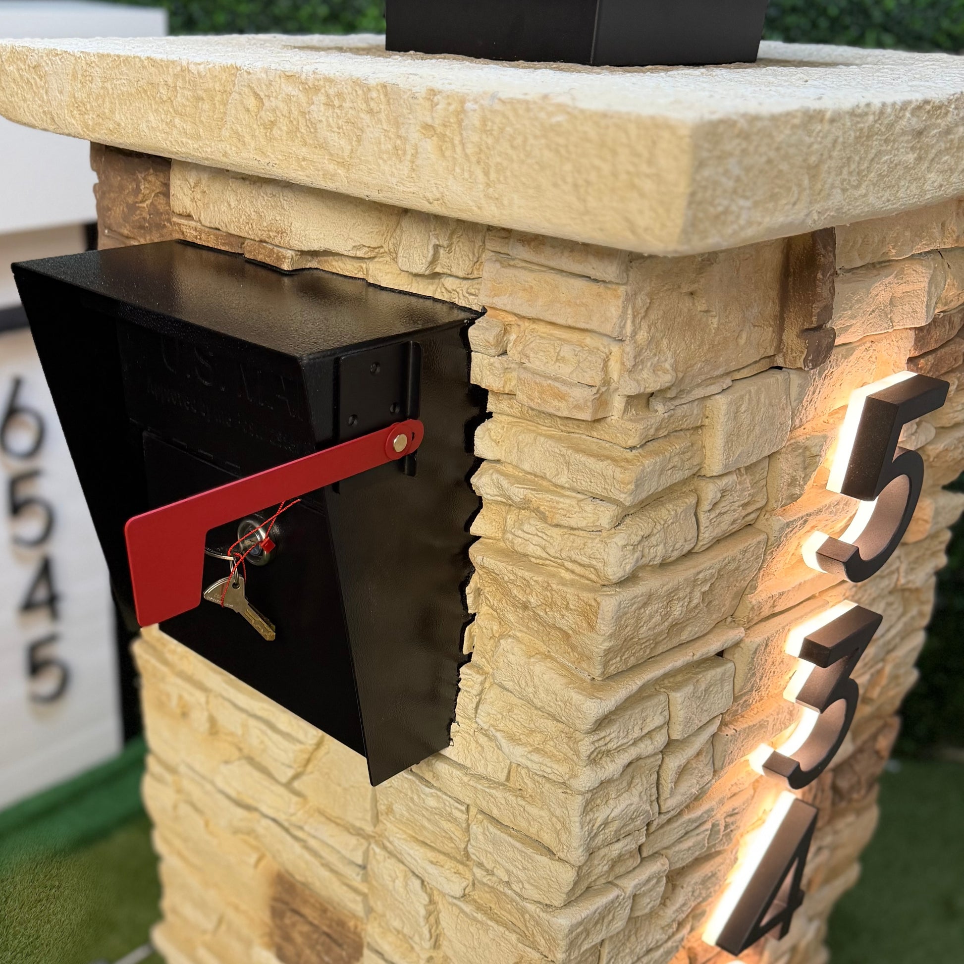 Faux Marble Pillar Mailbox | Dream Mailboxes, image size:1946x1946