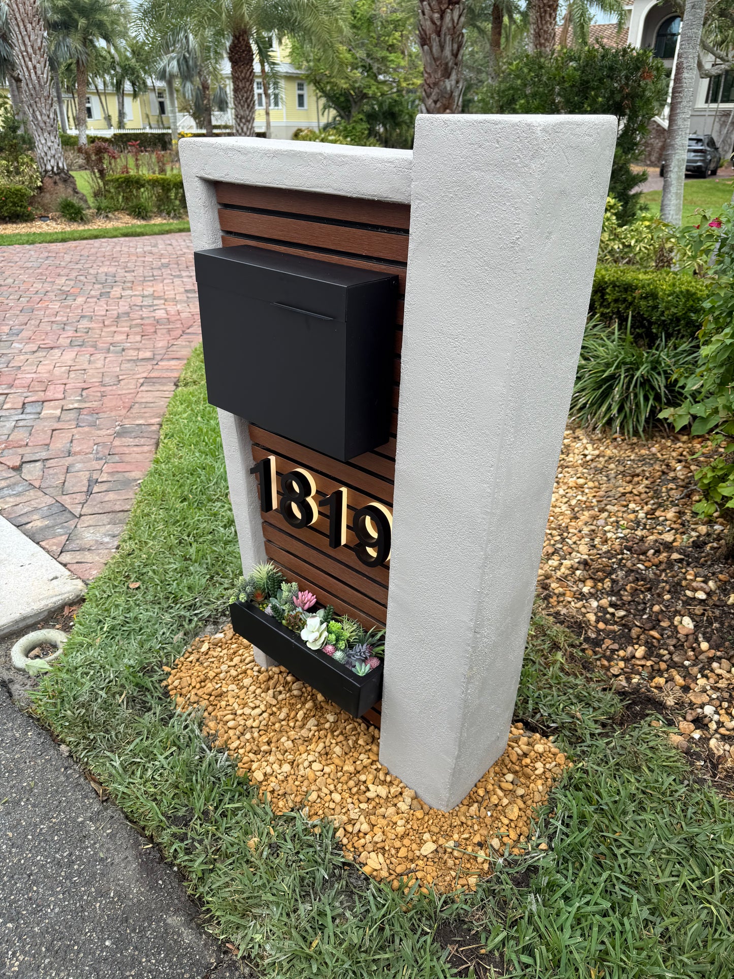 Vista Valley Stucco Mailbox (LED Backlit)