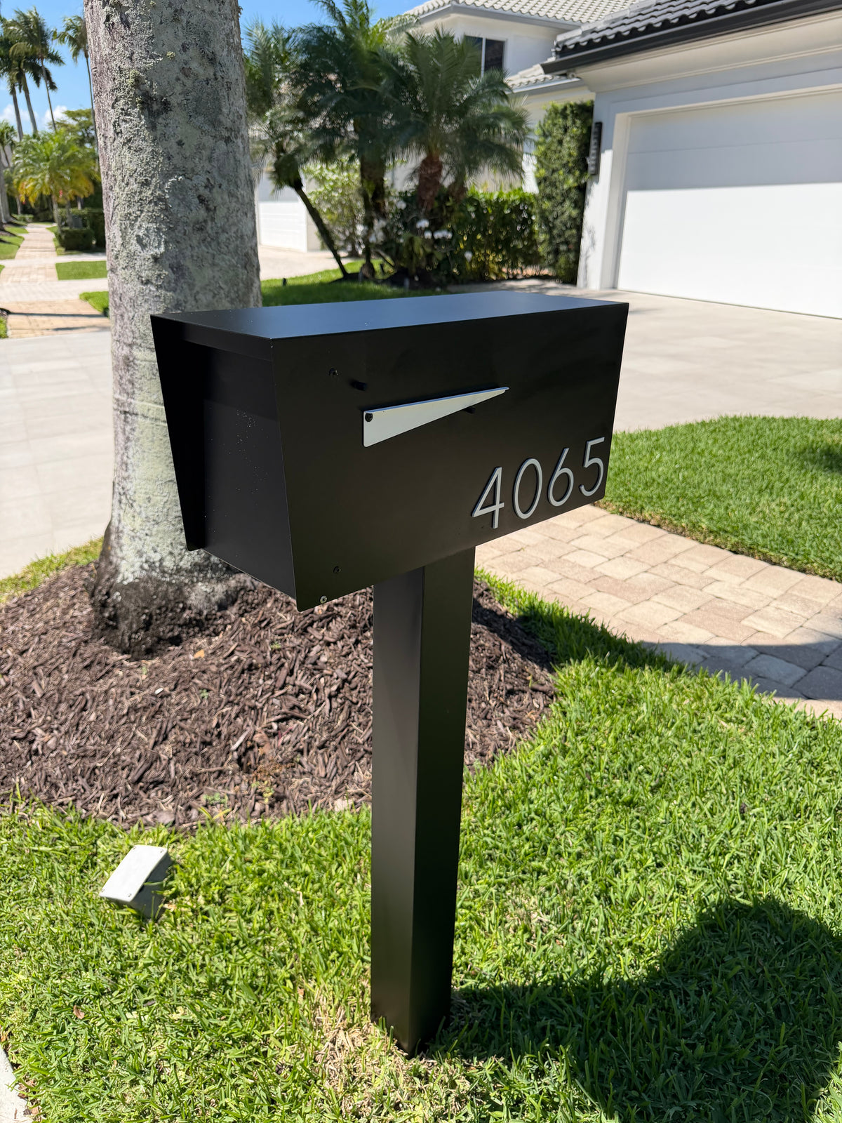 HOA Metaline Post Mailbox