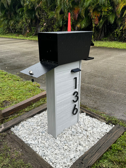 Modern Classic Composite Back Open Mailbox - (Locking)