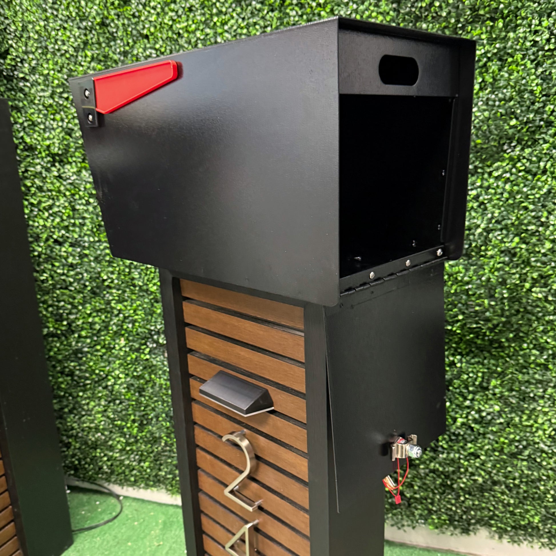 SlatSecure Mailbox - Dream Mailboxes