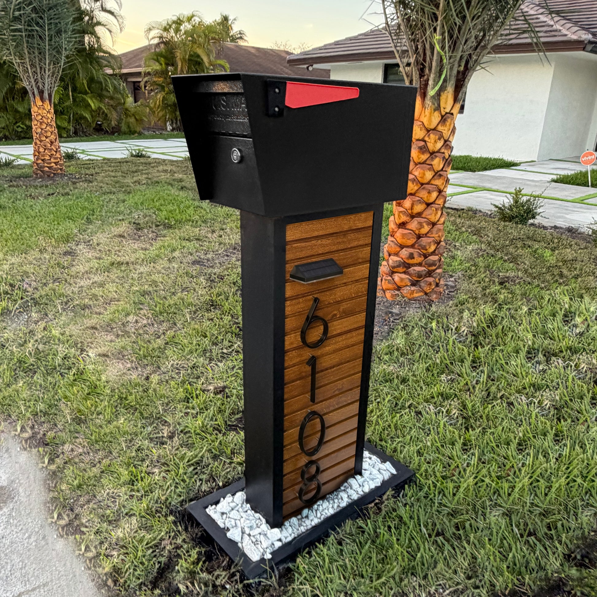 Slatline Aluminum Luxe Mailbox - Dream Mailboxes