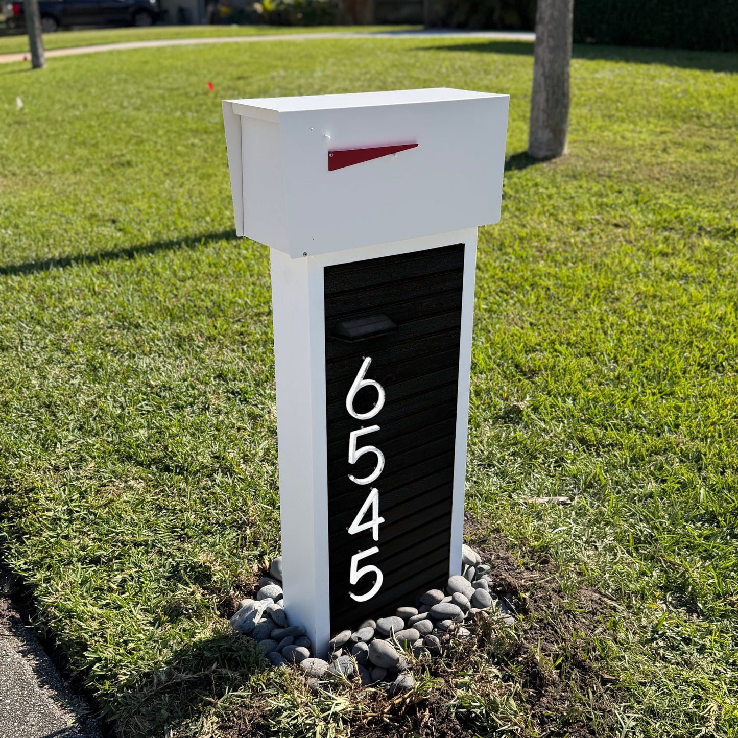 Slatline Aluminum Luxe Mailbox - Lakefield West